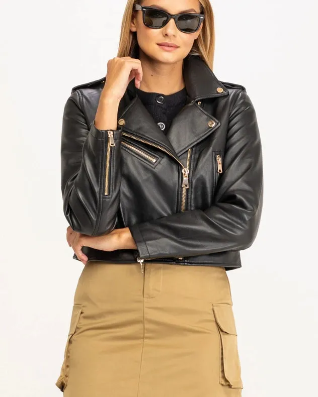 Perfect Style Faux Leather Jacket With Zipper Detail Black