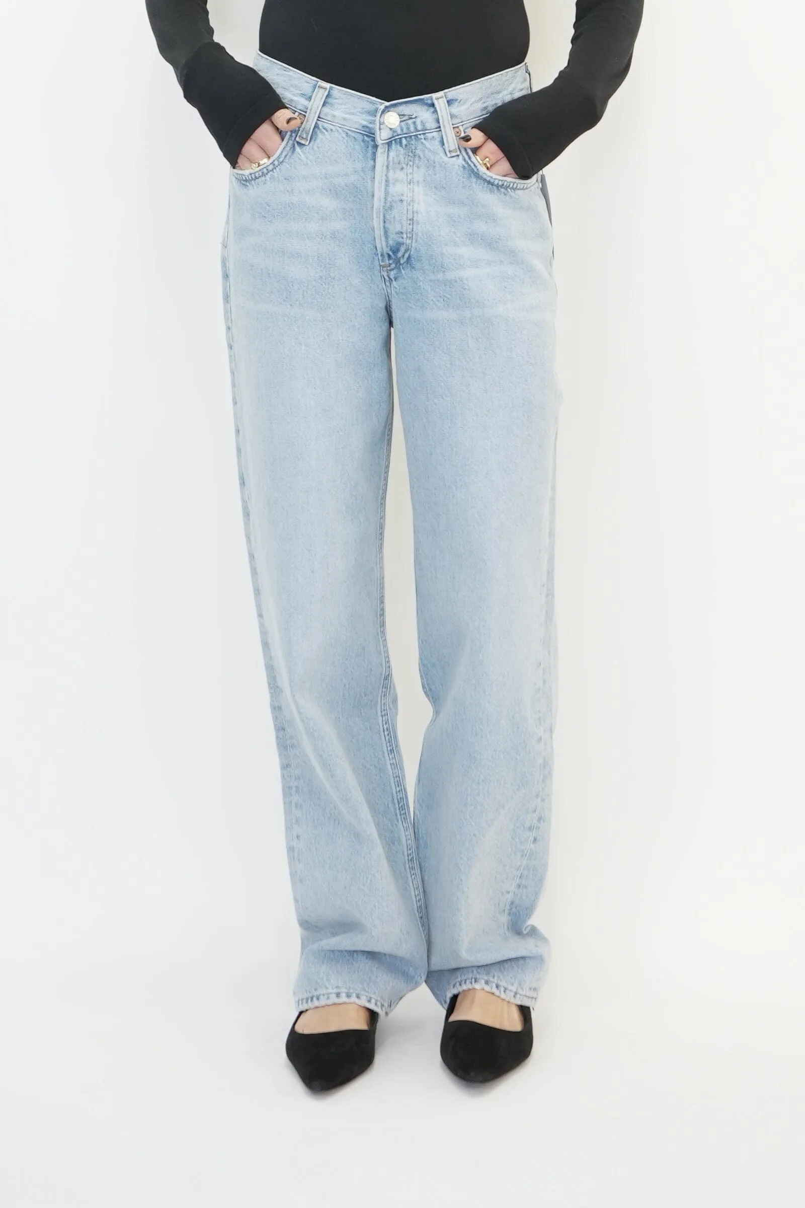 V WAIST BAGGY JEANS IN PREVAIL