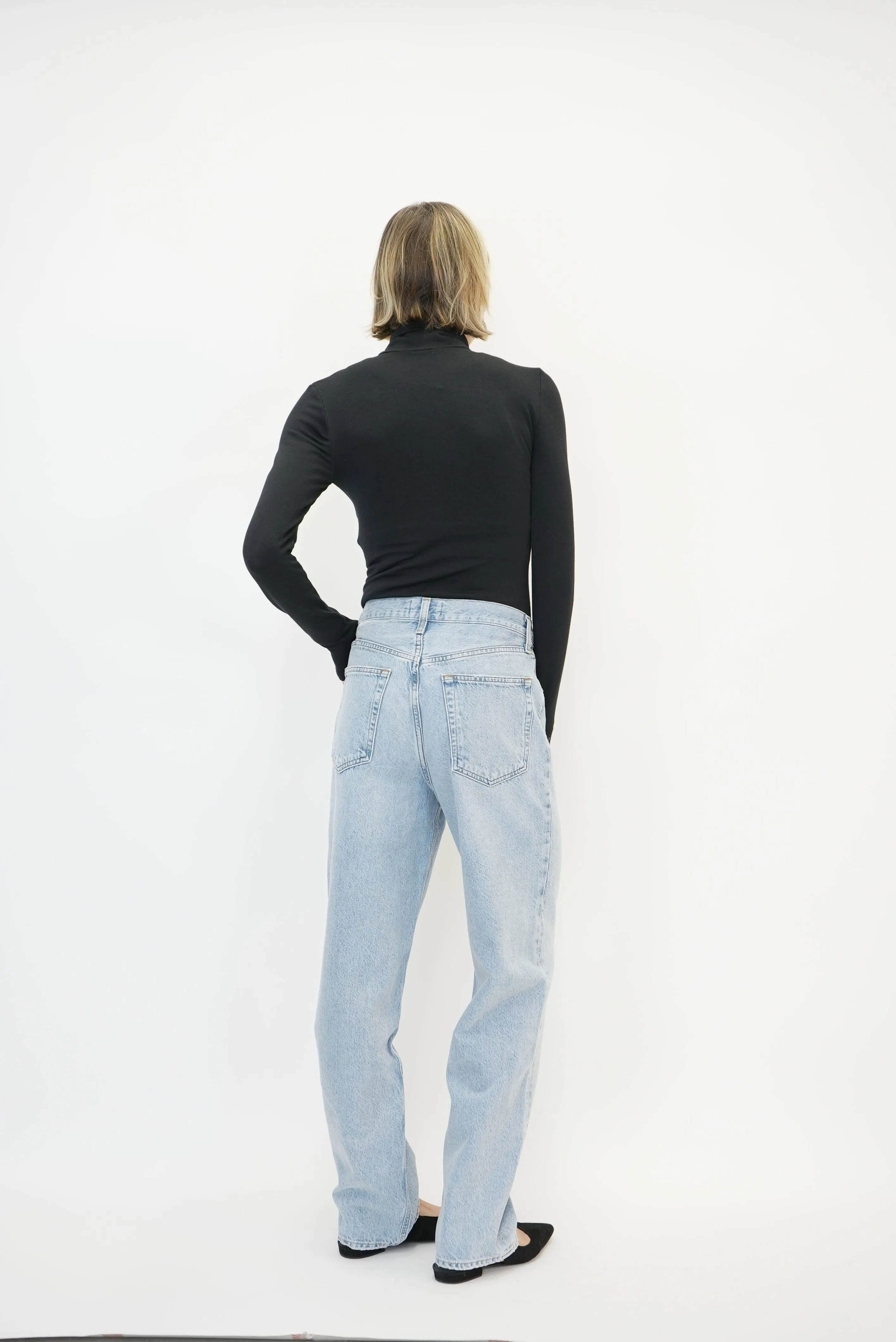 V WAIST BAGGY JEANS IN PREVAIL